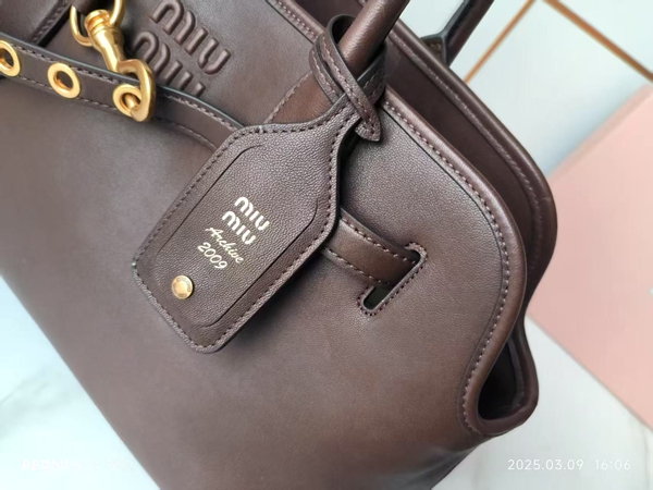 スーパーコピーブランドバッグ着用イメージ